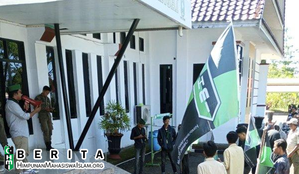 HMI Sinjai Demo DPRD Dukung Putusan MK