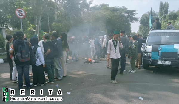 HMI dan PKL Gelar Unjuk Rasa Tuntut Pengunduran Pj Bupati Bogor